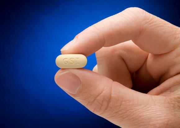 Questa pillola contro l epatite C può costare fino a 1 000 dollari.