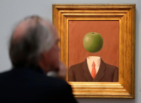 Un quadro di Magritte. Il Belgio, sua patria, per i 50 anni della sua morte gli dedica diverse mostre e eventi