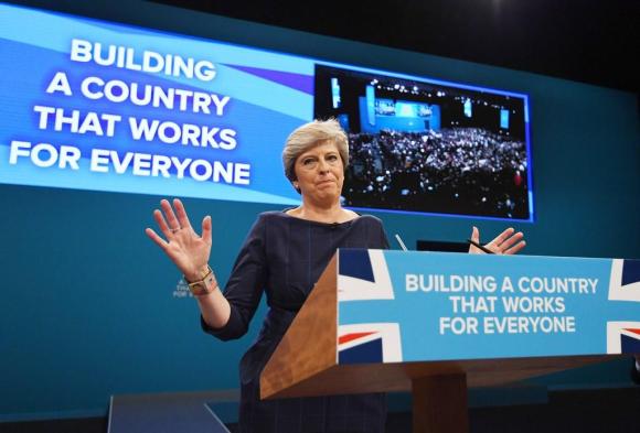 Un momento del discorso di Theresa May all annuale conferenza Tory, il partito conservatore britannico