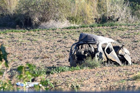 La giornalista maltese Daphne Caruana Galizia è stata uccisa con una bomba piazzata sulla sua vettura