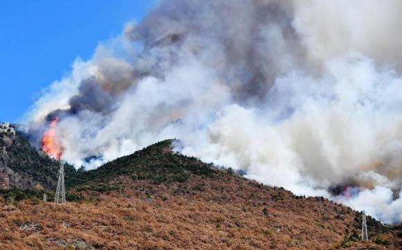 Il fronte degli incendi in Val di Susa, venerdì 27 ottobre.