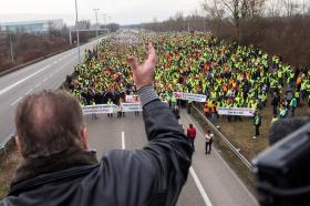 manifestanti sull autostrada