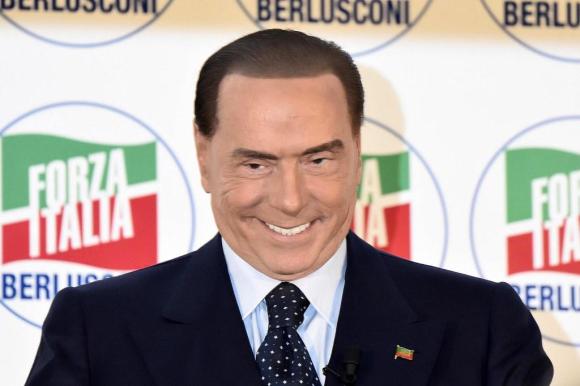 Silvio Berlusconi durante un meeting di Forza Italia