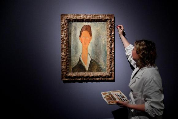 Ritratto di Chaim Soutine attribuito ad Amedeo Modigliani esposto a Genova