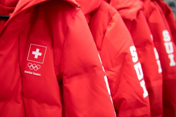 Prova d abbigliamento per i 171 atleti svizzeri che parteciperanno alle Olimpiadi invernali coreane. Obiettivo: 11 medaglie