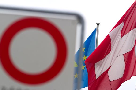 Bandiere Svizzera e UE