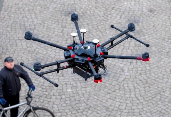 Una società di Coira ha messo a punto un arma per abbattere i droni molesti