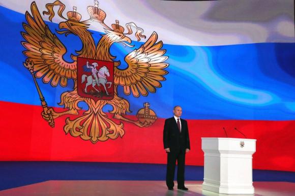 Putin, bandiera russsa