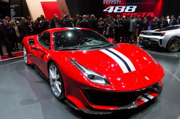 La salone di Ginevra presentata la nuova Ferrari 488 Pista