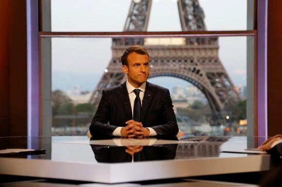 Il presidente francese Macron poco prima dell intervista incriminata