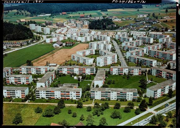 Historische Luftaufnahme der Göhnersiedlung Sunnebüel in Volketswil