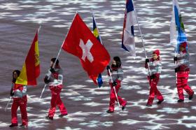 La bandiera svizzera durante la cerimonia di chiusura delle ultime olimpiadi invernali coreane