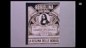 In b/n, Etichetta di una confezione di robiole con immagine della Gioconda e lo slogan Fresca, dolce, burrosa