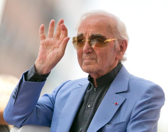 Charles Aznavour in una foto del 2017 nel corso di una cerimonia ad Hollywood