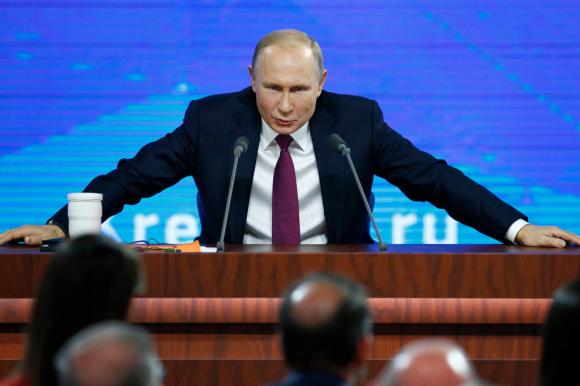 Putin durante la conferenza stampa