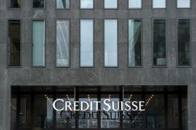 Edificio, insegna credit suisse