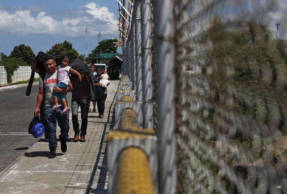 Migranti lungo la frontiera messicana