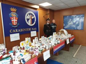 Carabinieri e sostanze sequestrate