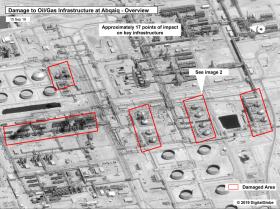 Immagine satellitare del sito saudita bombardato dai droni