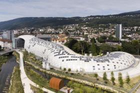 La nuova sede del Gruppo Swatch a Bienne. Opera dell architetto giapponese Shigeru Ban.