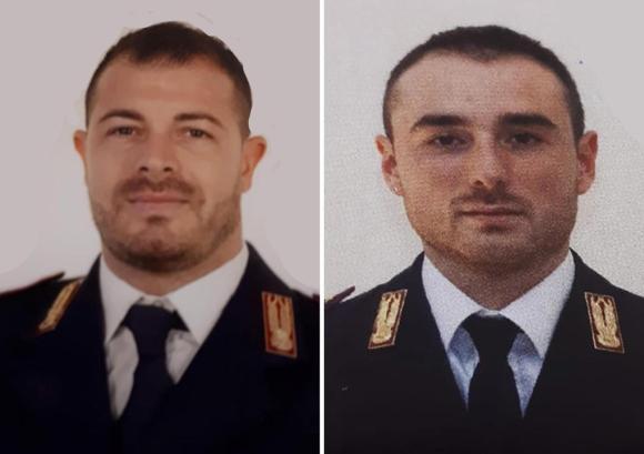 La foto dei due poliziotti uccisi, a sinistra Pierluigi Rotta e a destra Matteo De Menego.