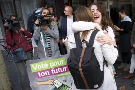 Frauen der Grünen freuen sich in Lausanne über die Wahl einer Kollegin