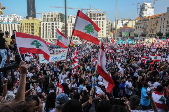 Il centro di Beirut preso d assalto dai manifestanti