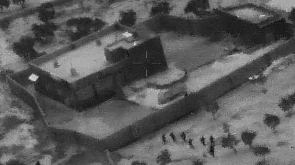 I militari USA si avvicinano al compound dove si era rifugiato al-Baghdadi