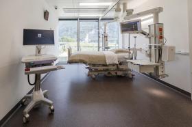 Una camera d ospedale del nuovo centro sanitario di Rennaz (VD)