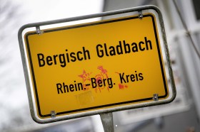 Il cartello stradale all entrata del comune di Bergisch Gladbach