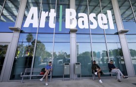 L entrata della fiera durante Art Basel