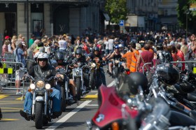 La sfilata di Harley Davidson a Lugano durante l Harley Days del 2015.