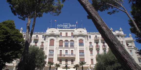 La facciata del Grand Hotel di Rimini