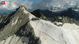 Teli sul ghiacciaio Presena, in Alto Adige