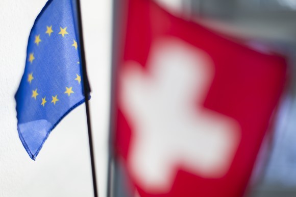 bandiere svizzera UE