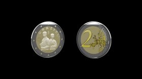 La nuova moneta di due euro con rappresentati due operatori sanitari.