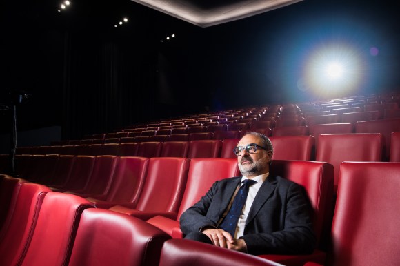 Giona Nazzaro in una sala cinematografica