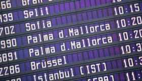 Il tabellone dell aeroporto di Monaco di Baviera indicante la destinazione di Palma de Mallorca