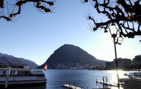 Il lago di Lugano con sullo sfondo il San Salvatore.