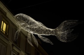 scultura pesce luminoso