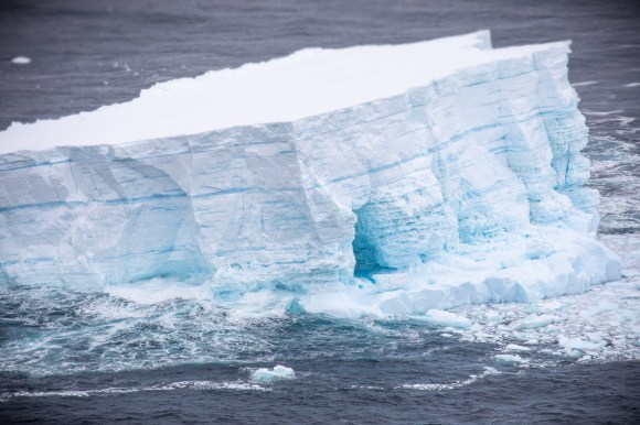 Un enorme frammento dell iceberg A68