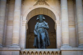 Statua di Napoleone nella Cattedrale di San Luigi degli Invalidi