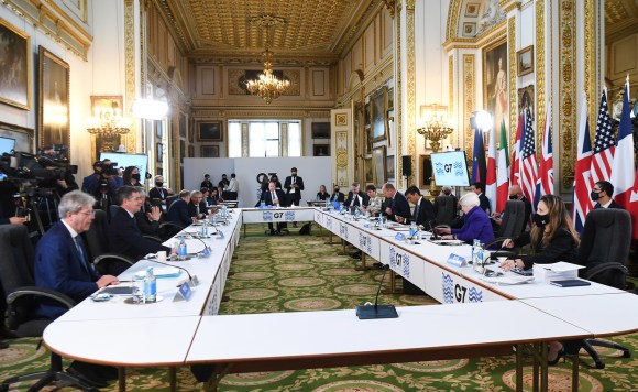 Il tavolo del G7 a Londra