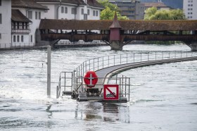 Le acque minacciano il centro di Lucerna.
