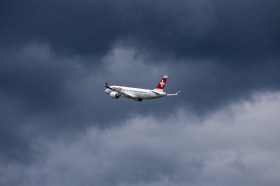 Un aereo di Swiss in volo
