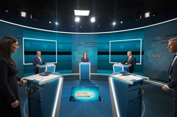 I tre candidati nello scontro televisivo.