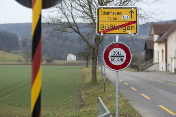 pannellos tradale che indica il confine tedesco