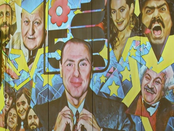Berlusconi in un immagine della mostra a lui dedicata a Milano.