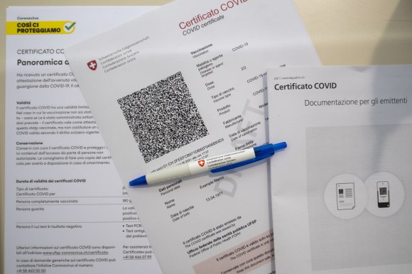 Il certificato Covid cartaceo.