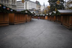 Chiuso il mercatino di Natale a Vienna vicino al municipio